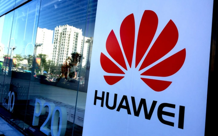 Смартфоны Huawei в России потеряли 50% продаж за неделю