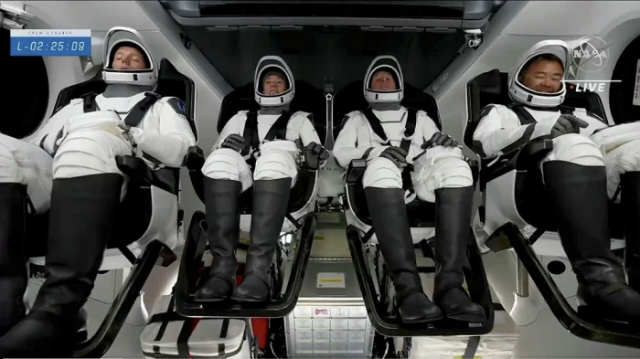 Crew-2: SpaceX Илона Маска отправила на МКС еще четырех человек