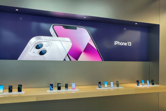 Bloomberg: Apple сократит выпуск iPhone 13