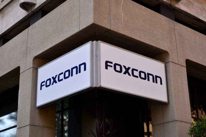 Хакеры взломали сеть завода Foxconn