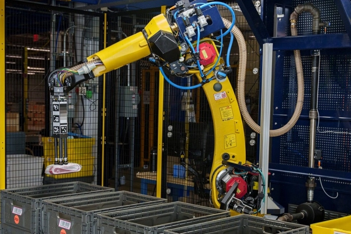 Робот Amazon будет работать без зарплаты 24 часа в сутки и не вступит в профсоюз