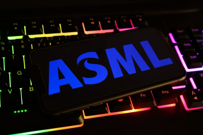 ASML поставила Intel первую партию литографических машин для американского завода
