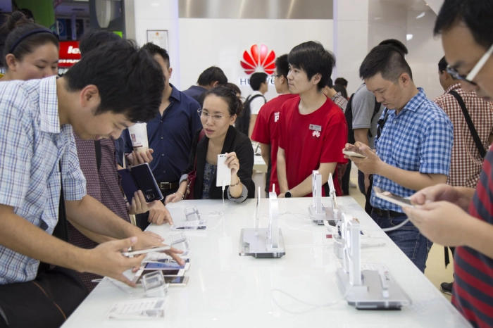 Huawei лидирует на китайском рынке, пока остальные сдают позиции