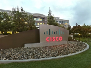 Власти США требуют расследовать работу Cisco в России