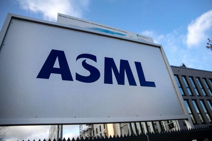 ASML будет поглощать, покупать,  приобретать и прибирать к рукам 