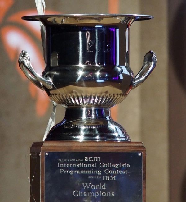 Команда ИТМО победила в студенческом чемпионате мира по программированию ACM ICPC