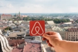 Airbnb подала заявку IPO