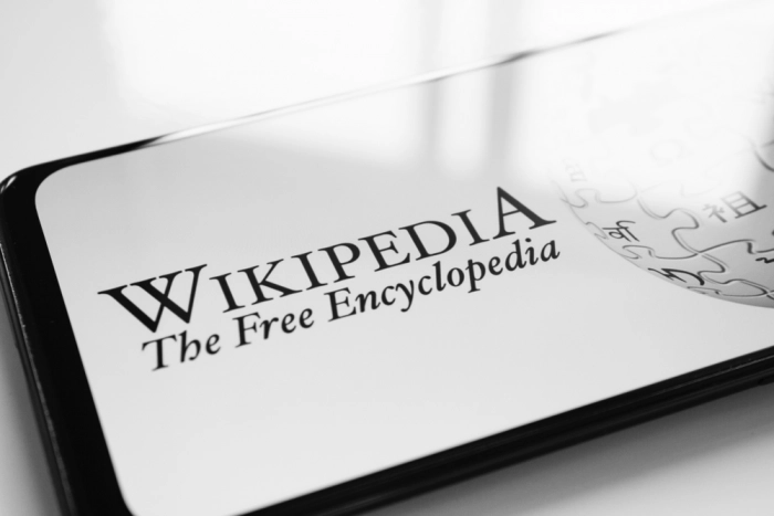 Хакер добавил свастику к 53 тысячам страниц Википедии