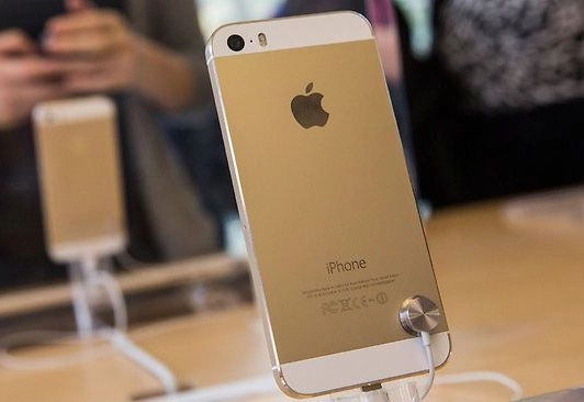 Из чего сделан «золотой» корпус iPhone 5s