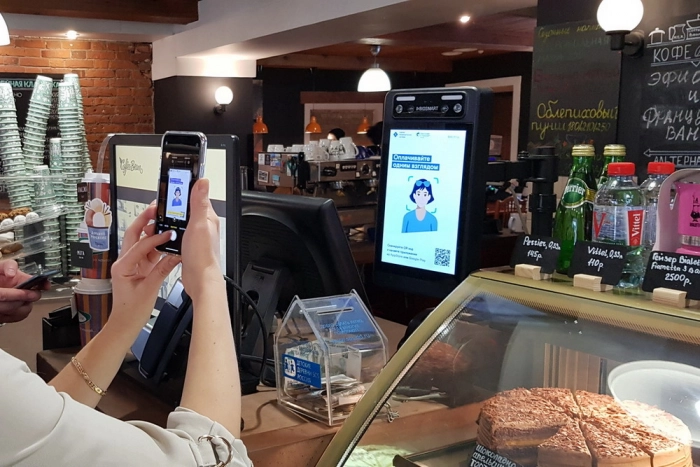 Заплатить за кофе «взглядом»: в CoffeeBean запущена оплата по биометрии