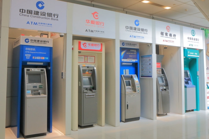 ATM из Поднебесной. Российские банки закупают банкоматы китайского производства