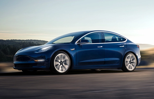 Теряя $6,5 тыс. в минуту, Tesla летит к банкротству