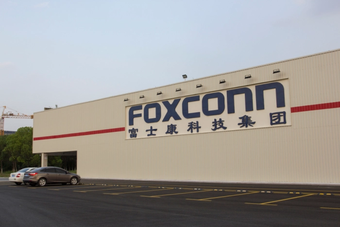 Foxconn планирует возобновить половину производства к концу месяца