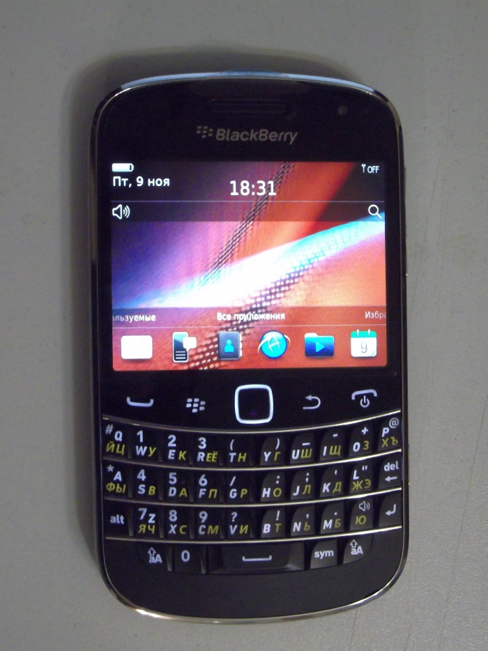 BlackBerry Bold 9900: смелая ежевика