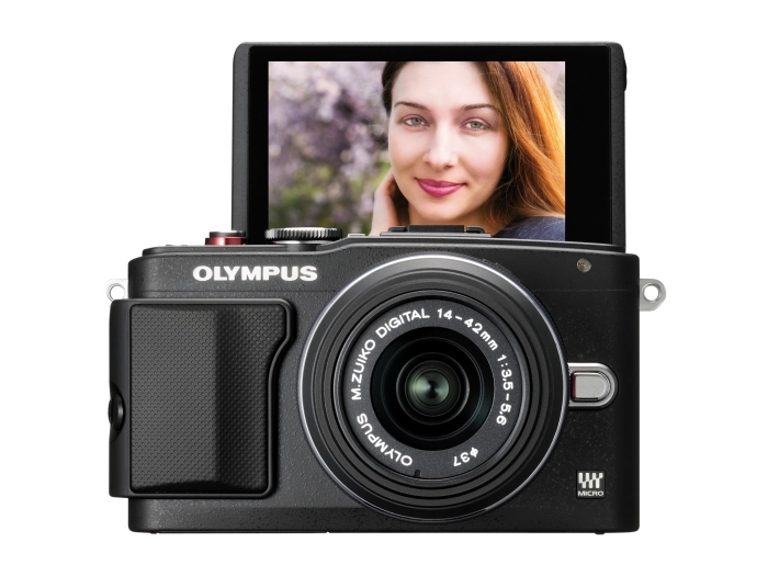 Системная камера Olympus с сенсорным автофокусом