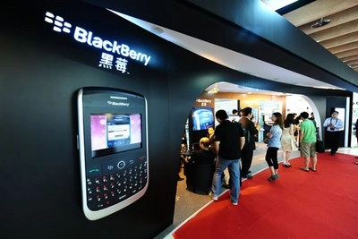Fairfax планирует купить Blackberry, но денег у фонда пока нет