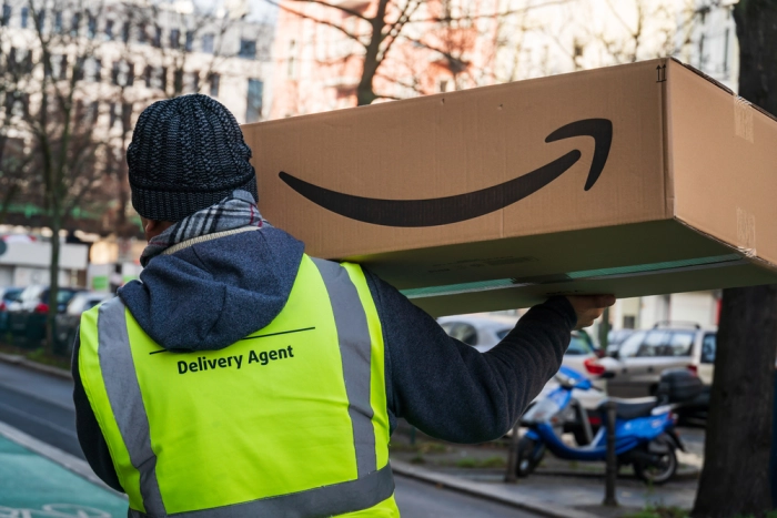 Водители службы доставки Amazon в Великобритании жалуются на сокращение заработной платы 