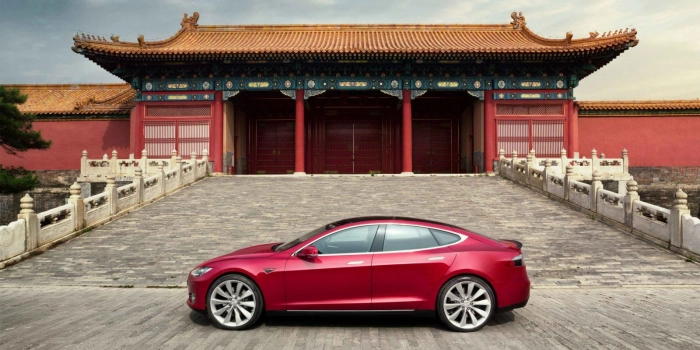 Завод Tesla в Китае начинает работу 