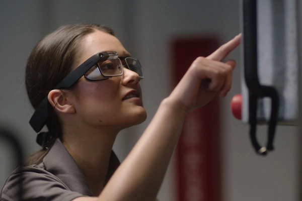 Google Glass Enterprise Edition 2: дешевле, быстрее, полезнее