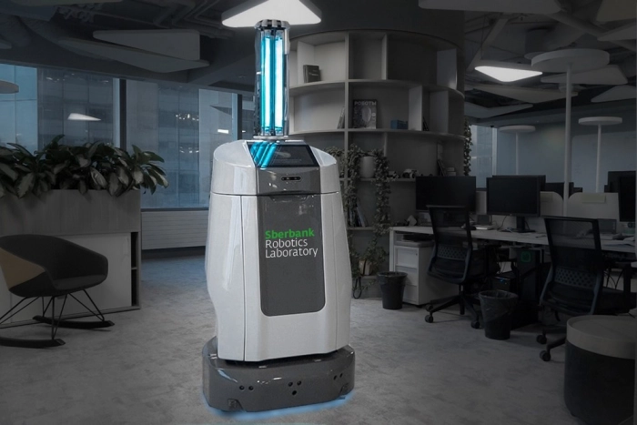 Сбербанк разработал робота-дезинфектора для борьбы с пандемией