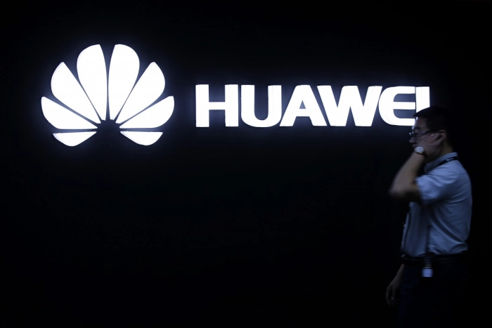 Несмотря на политическое торнадо, Huawei не теряет 5G-клиентов в Европе