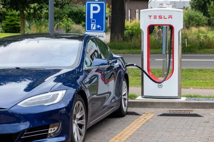 Tesla сделает свою сеть зарядок Supercharger доступной для всех электромобилей