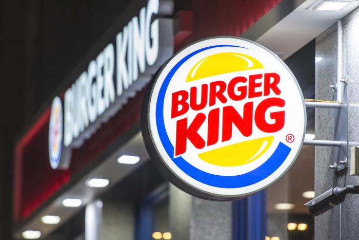 Cerevrum обучила сотрудников Burger King  английскому с помощью VR