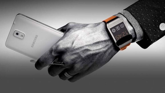 Samsung Gear: первые часы комом