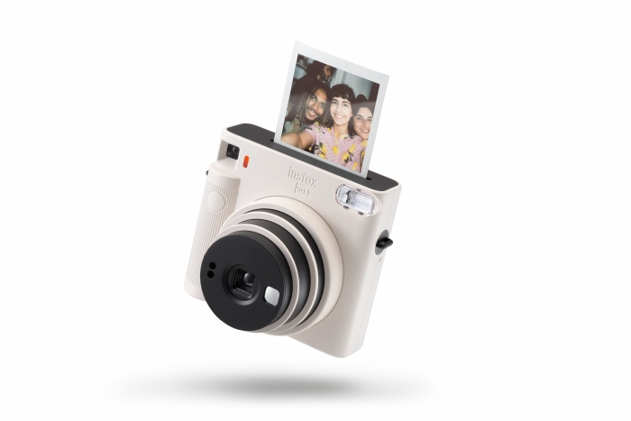 Fujifilm выпустила минималистичную камеру square-формата Instax SQ 1