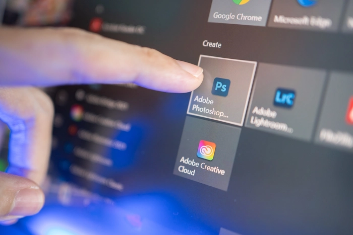 Крупные компании и региональные органы власти ищут возможности продлить лицензии на продукты Adobe
