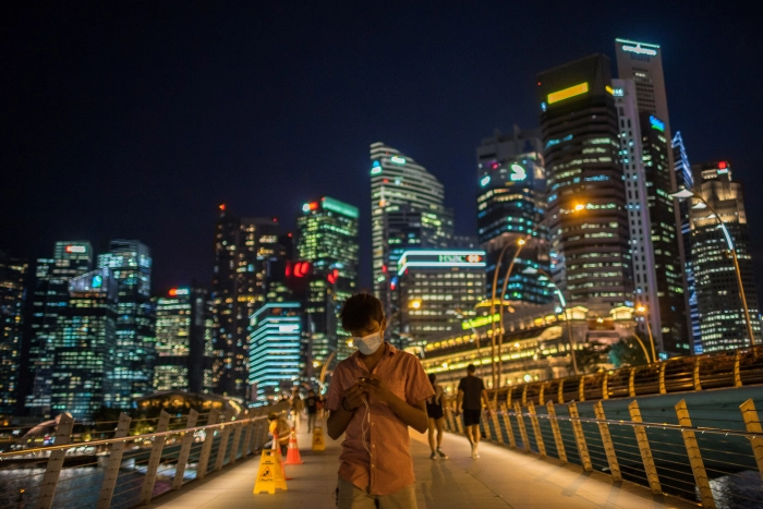 В Сингапуре спасают СМБ-торговцев, финансируя перевод их бизнеса в онлайн