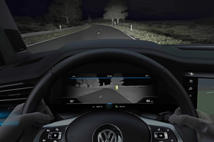 Volkswagen оснащает автомобили камерами ночного видения