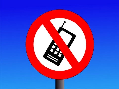 «Аэрофлот» запретил сотрудникам использовать мобильные телефоны с камерами с целью ИБ