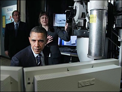 Президент США Барак Обама посетил завод Intel в Орегоне