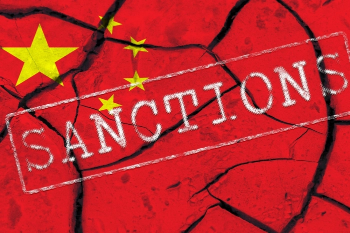 США ужесточает ограничения для Китая. Чем это грозит американским компаниям?