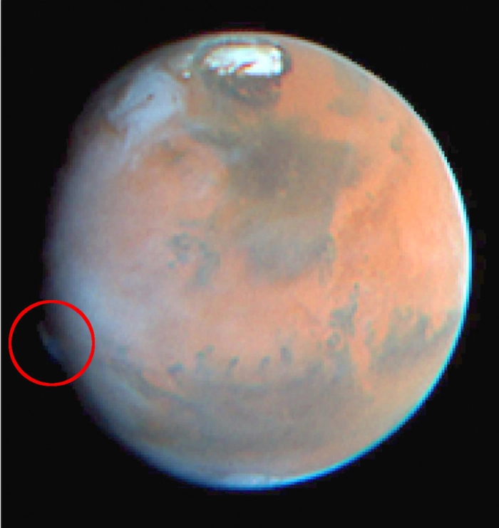 Загадочные выбросы на Марсе