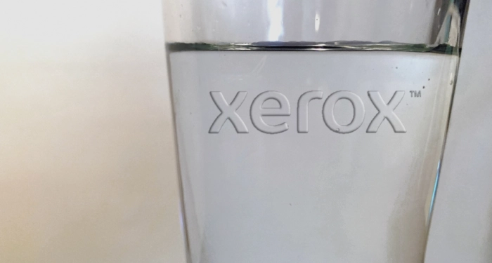 Xerox выбрал прозрачный цветом 2020 года