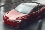 Усеяв путь скидками, Tesla вышла на первое место  рынка электромобилей