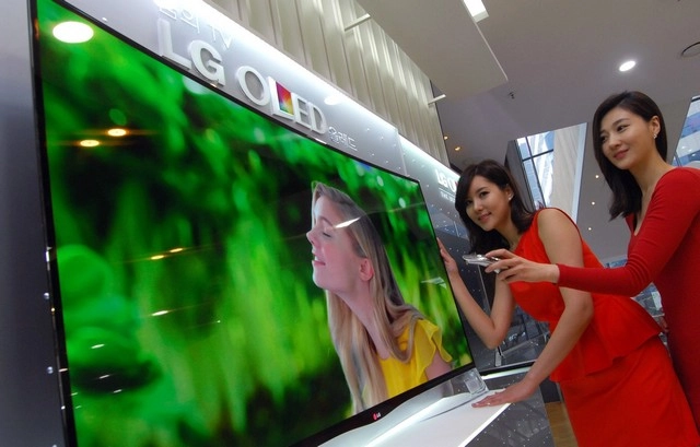 LG: OLED-телевизор с изогнутым экраном. Рис. 1