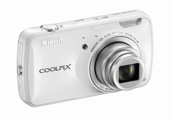Nikon Coolpix S800c: сапог для бальных танцев. Рис. 1