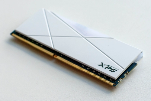 XPG SPECTRIX D60G RGB Edition: все цвета памяти. Рис. 1