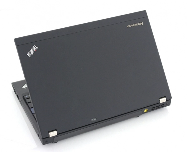 Lenovo ThinkPad X220: самый яркий ThinkPad . Рис. 1